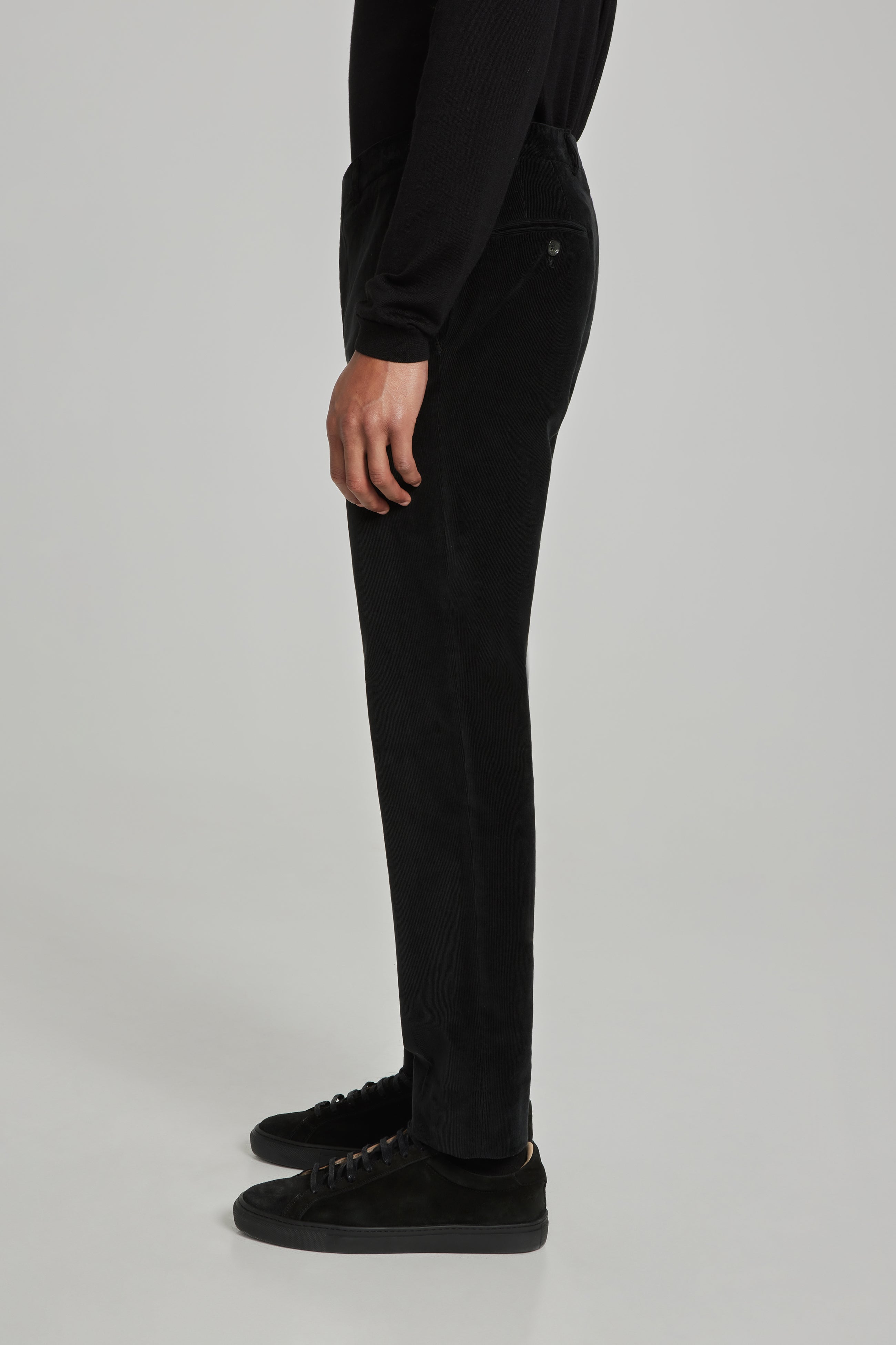 Vue alternative 2 Pantalon en velours côtelé à pli simple Yves en noir