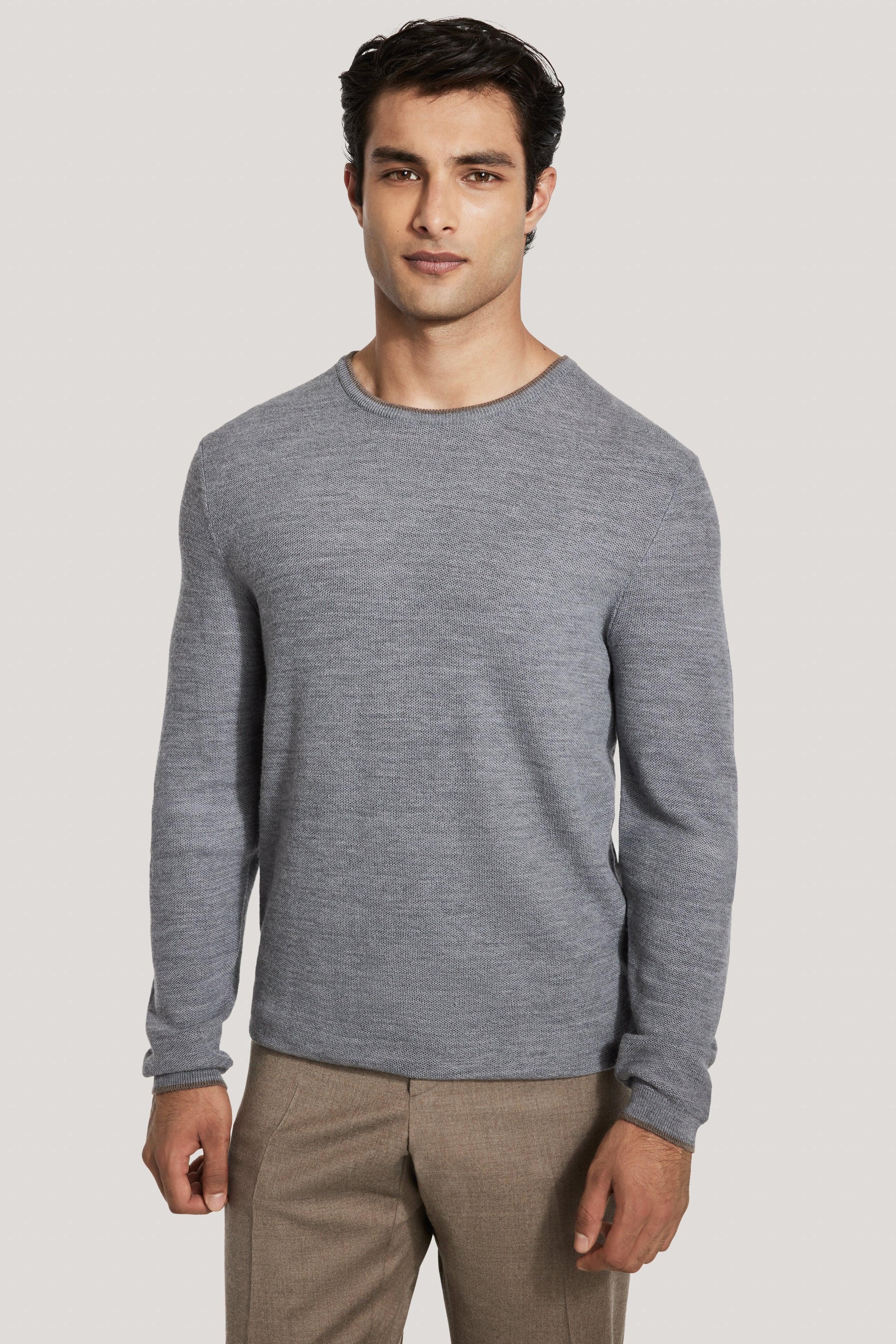 Alt view Grey Crew Neck