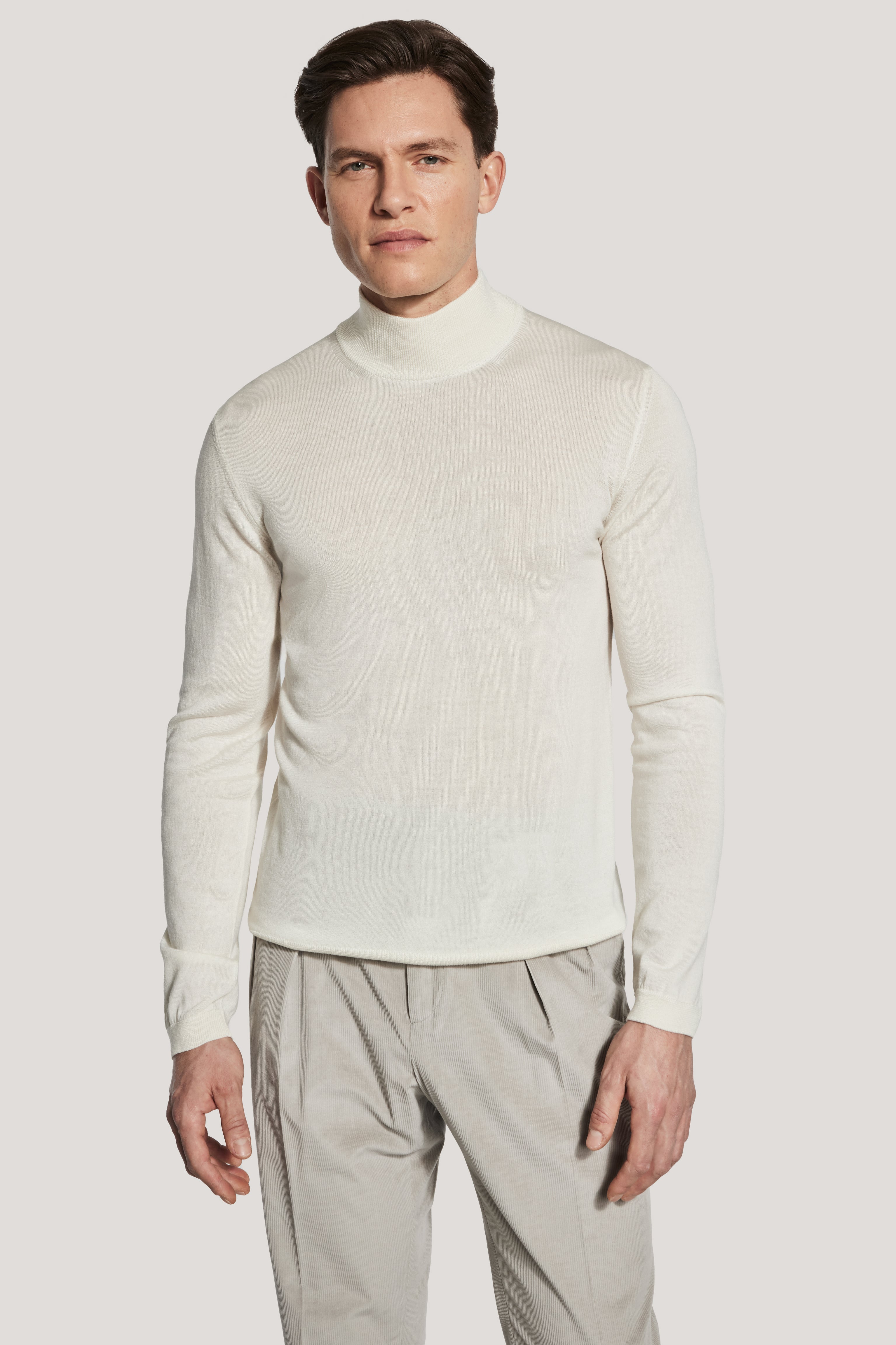 Vue alternative Col montant à manches longues écru