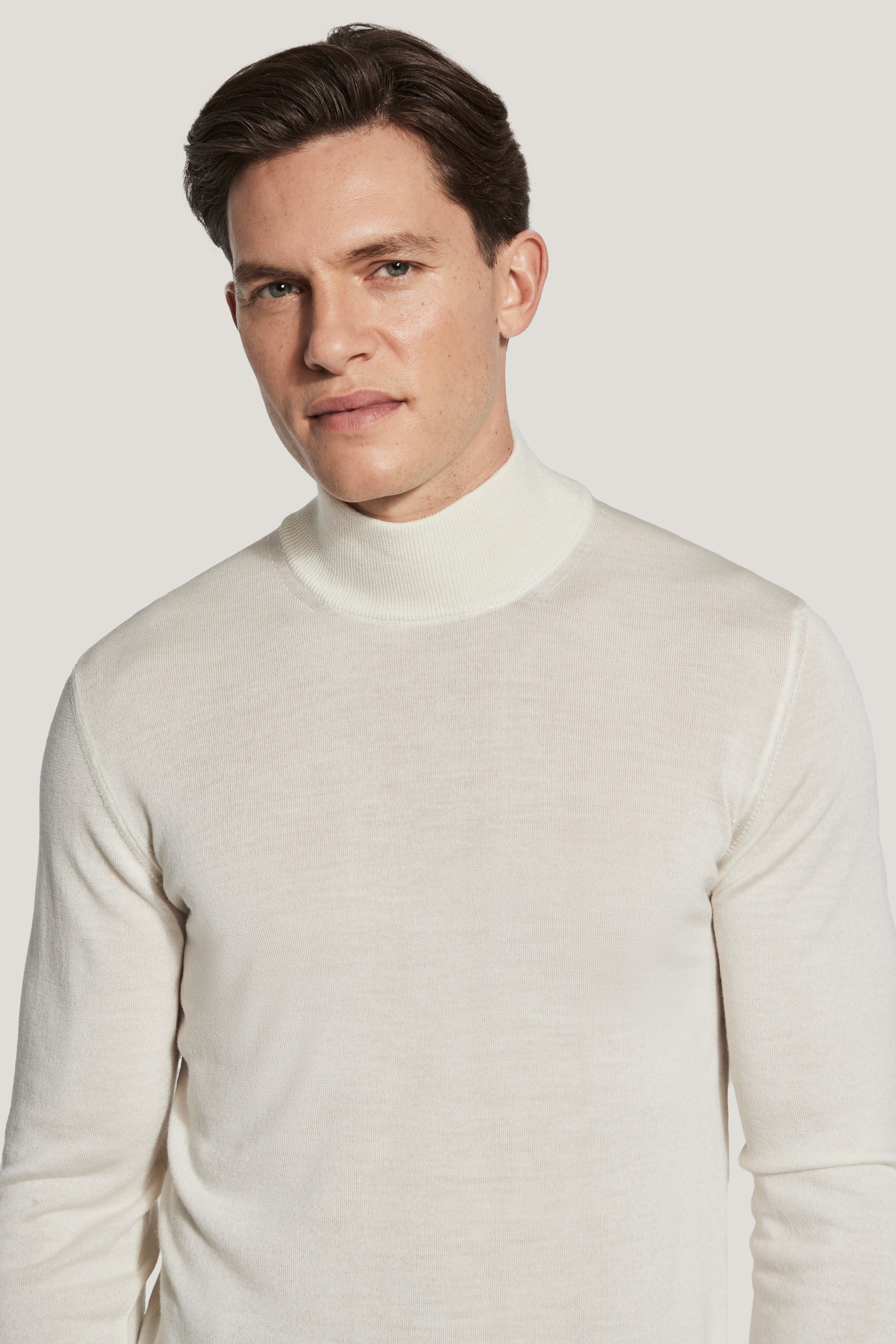 Vue alternative 1 Col montant à manches longues écru