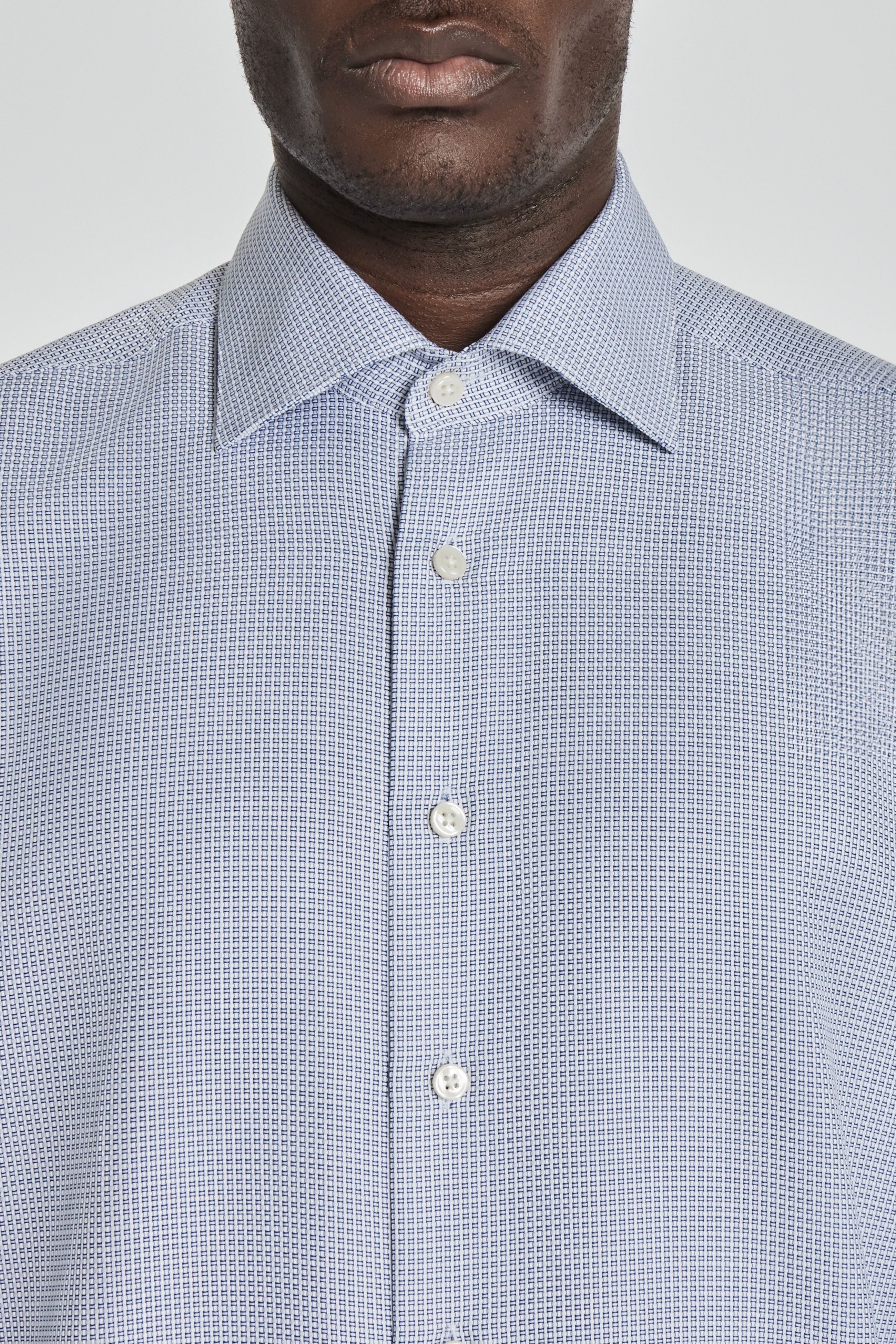 Vue alternative 1 Grosvenor chemise habillée en coton tissé géométrique en bleu marine