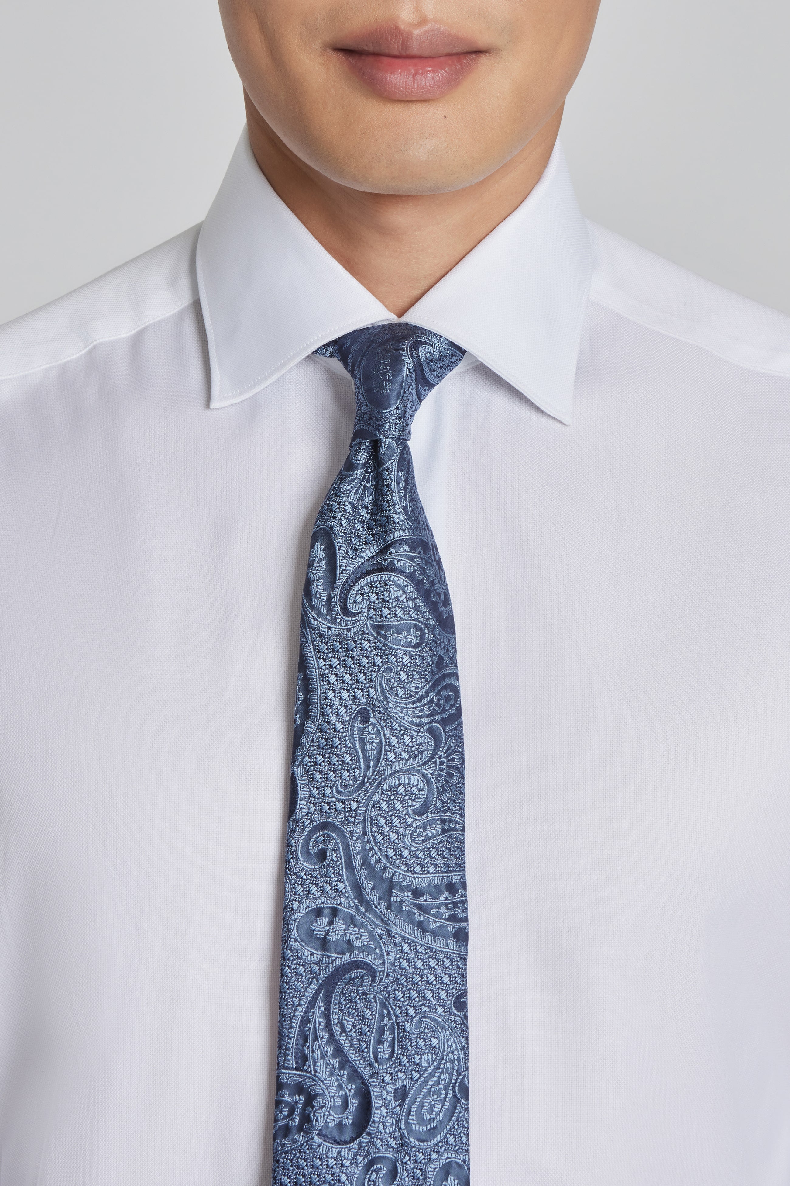 Vue alternative 2 Cravate Tissée Paisley Bleu