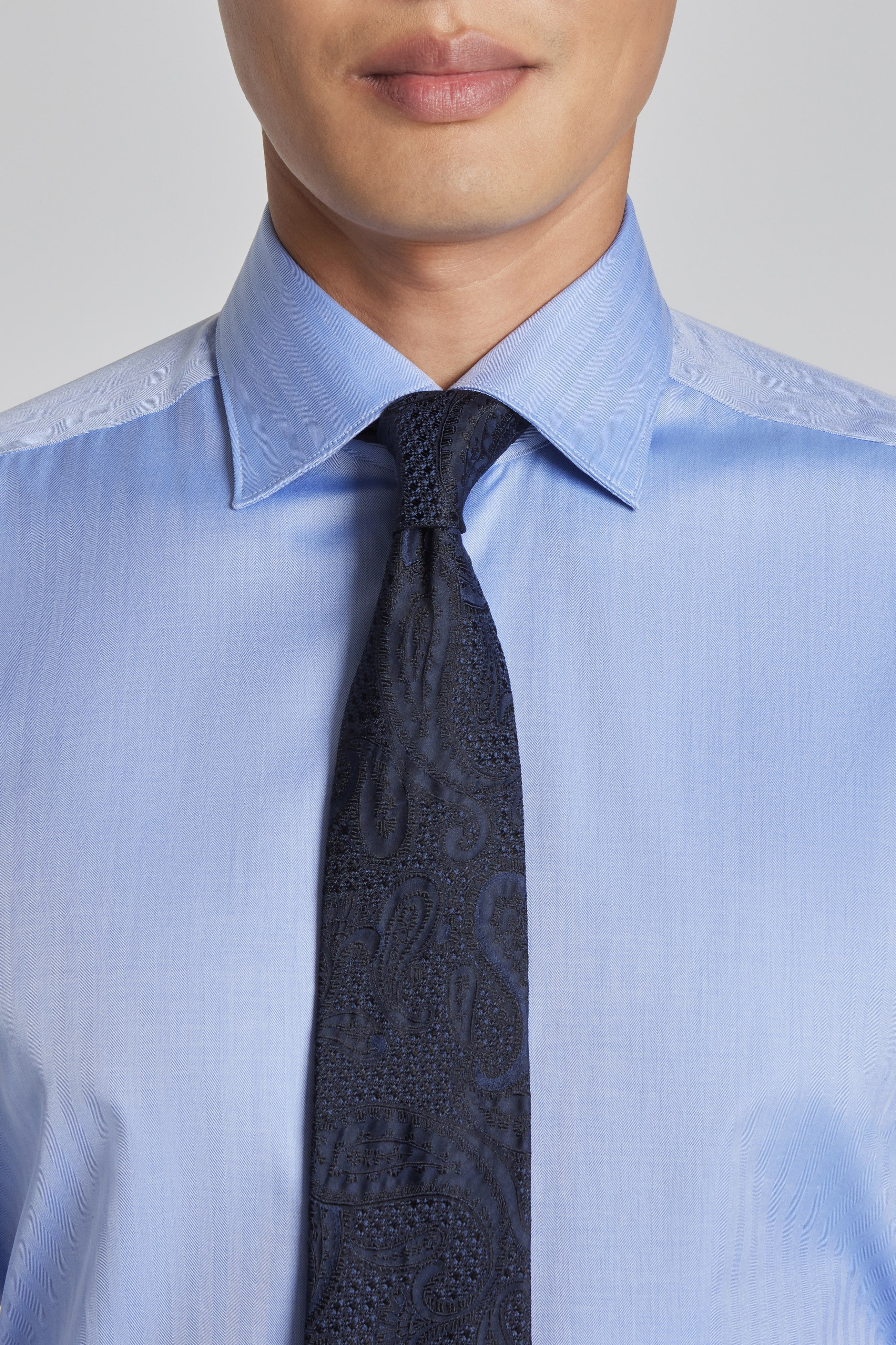 Vue alternative 2 Cravate Tissée Paisley Bleu Marine